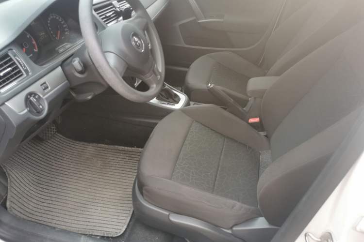 Used Volkswagen Lavida 2013 Revised Classic 1.6L Automatic Fashion Edition