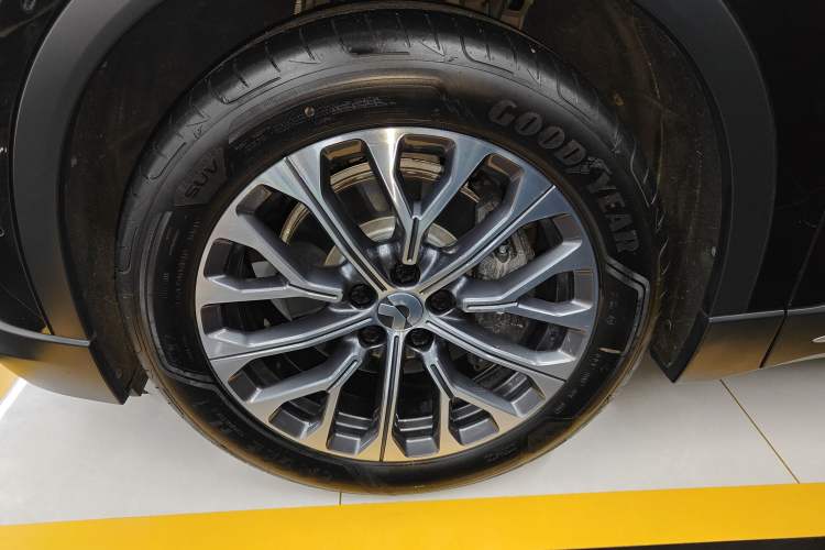 Used Nio ES6 2024 75 kWh Exterior 4