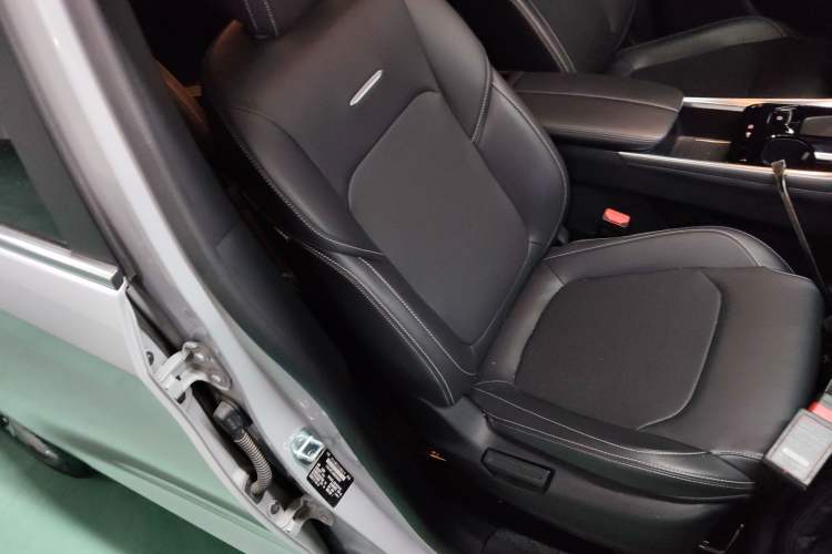 Used SAIC MAXUS G50 2023 PLUS 1.5T Happiness-Recommended Automatic Start Edition Right Front Seat