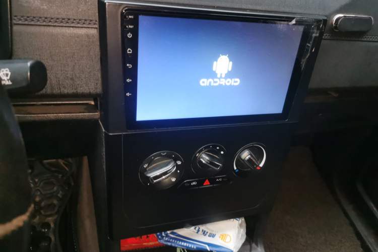 Used Wuling Hongguang PLUS 2019 1.5T Manual Standard Version 7 Seats Audio And AC Panel