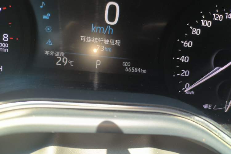 Used Toyota Avalon 2019 2.0L Ambition Edition China VI Odometer Close Up