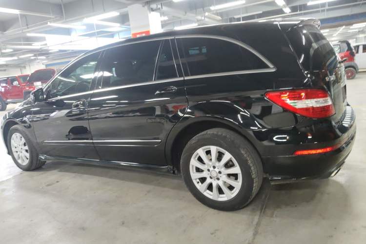 Used Mercedes-Benz R-Class 2017 R 320 4MATIC Business Edition Prestige Model
