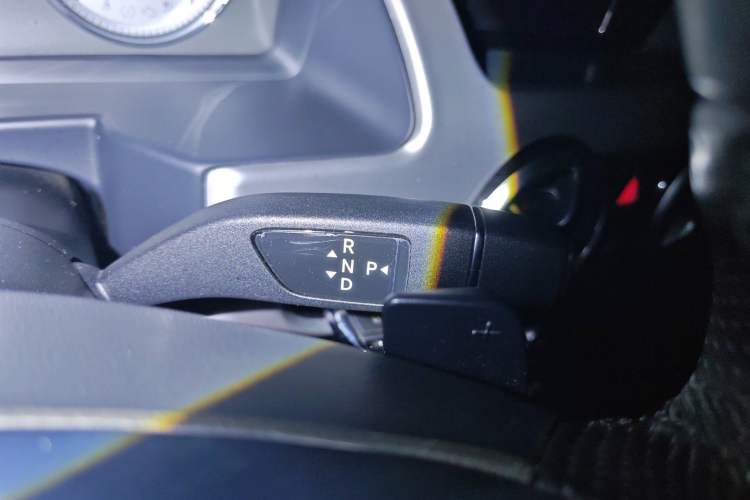 Used Mercedes-Benz GLK-Class 2015 GLK 260 4MATIC Dynamic Edition Ultimate Version Gear Lever