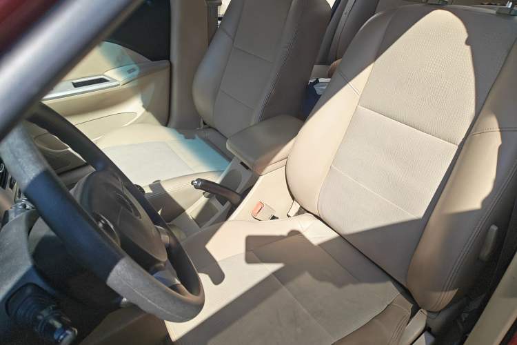 Used Buick Excelle 2011 1.6 LX-MT Left Front Seat