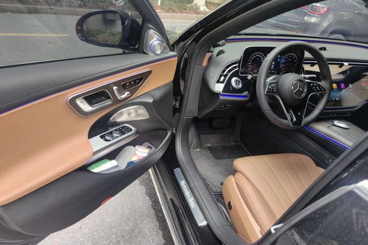 Used Mercedes-Benz E-Class 2025 Facelift E 300 L Luxury Edition
