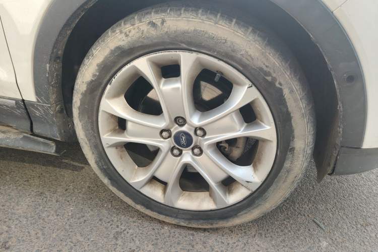 Used Ford Kuga 2015 2.0L GTDi Four-Wheel-Drive Sport Model