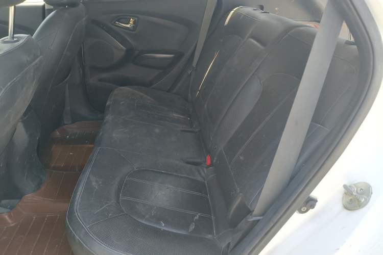Used Hyundai ix35 2013 2.0L Automatic Two-Wheel Drive Smart GLS China IV Standard Left Rear Seat