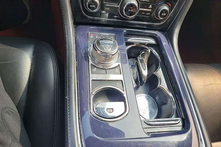 Used Jaguar XJ 2011 XJL 3.0 Panoramic Business Edition
