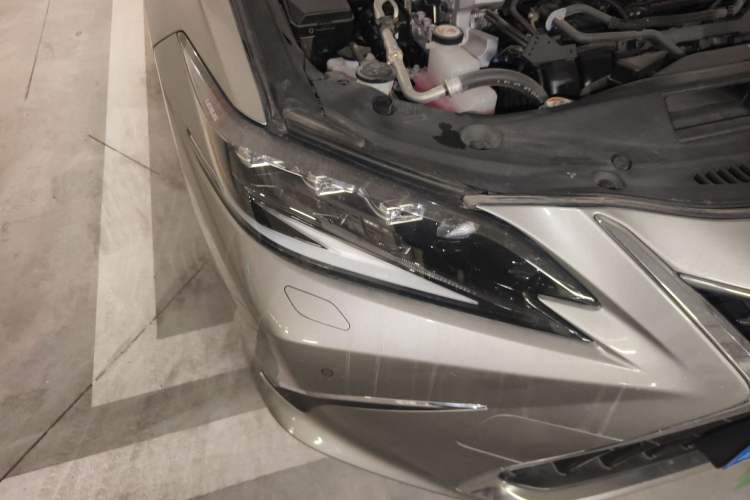 Used Lexus ES 2022 300h Deluxe Edition