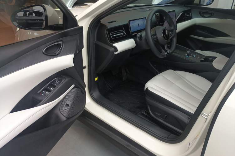 Used BYD Seal 06 New Energy 2024 DM-i 80KM Prestige Model Driver Seat