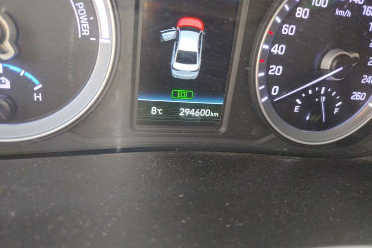 Used Hyundai Sonata Plug-in Hybrid 2018 2.0 PHS Smart Connect Version China VI Standard Odometer Close Up