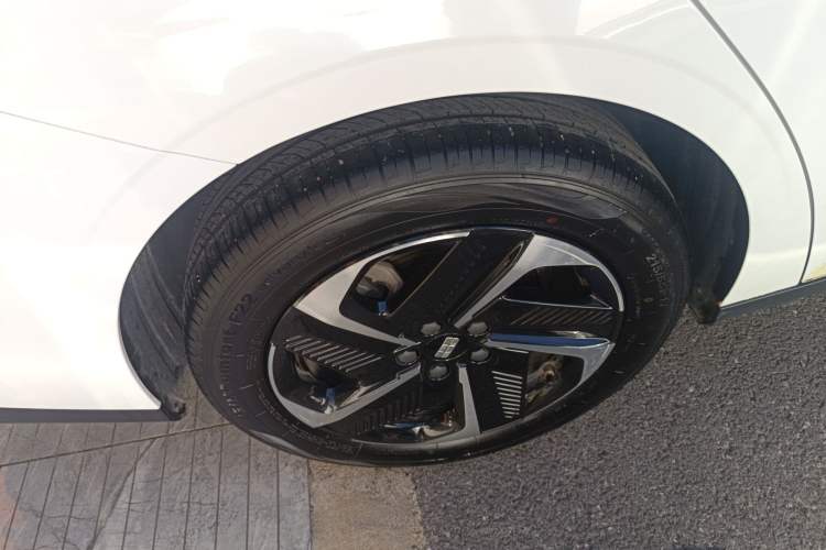 Used Geely Galaxy L6 2023 125km MAX
