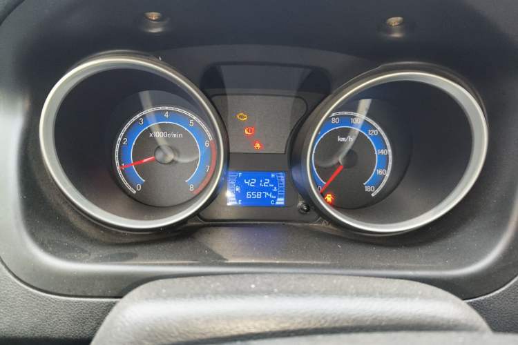 Used CHANGAN KAICHENG Ruixing M60 2020 1.5L Base Version China VI Standard 2-Seater Van with DAM15KR Engine Odometer Close Up