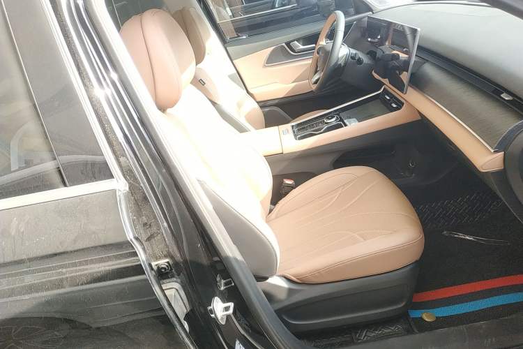 Used Chery Tiggo 8 L 2024 2.0T Two-Wheel Drive Luxury Edition 5 Seats