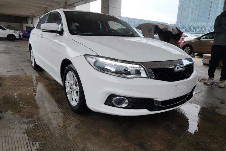 Used Qoros 3 2017 Hatchback 1.6L Automatic Zhiyue Model