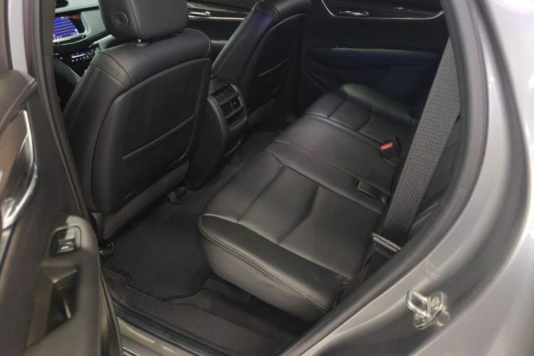 Used Cadillac XT5 2022 2.0T Four-Wheel Drive Luxury Version (Hummingbird Edition) Left Rear Seat