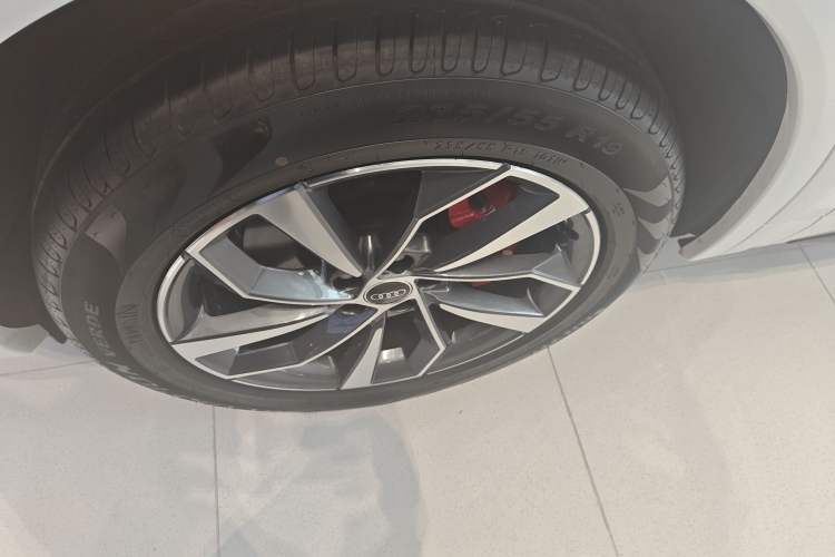 Used Audi Q5L 2025 quattro 45th Anniversary Edition 40 TFSI Luxury Dynamic Model