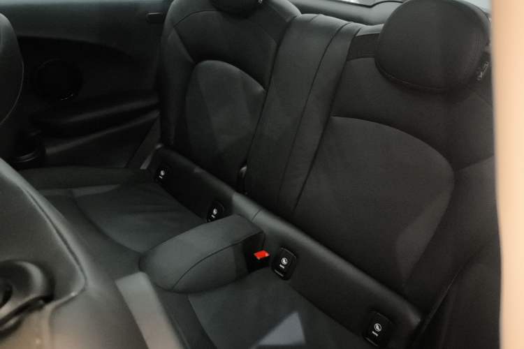 Used MINI 2019 1.5T COOPER Artist