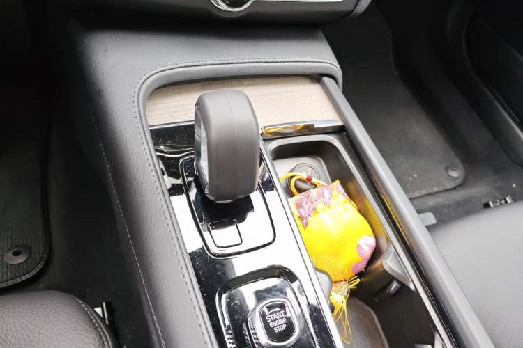 Used Volvo V90 2023 Cross Country B5 AWD Smart Range Edition
