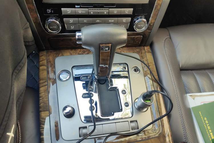 Used Volkswagen Phaeton 2011 3.6L V6 4-Seater Extended-Length Individual Edition