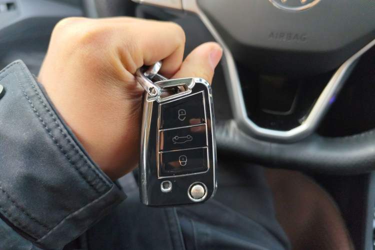 Used Volkswagen Sagitar 2023 280TSI DSG Excellence Plus Edition Vehicle Key