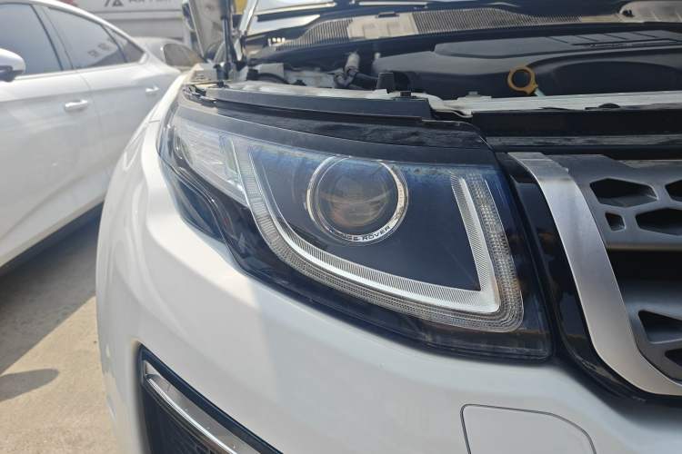 Used Land Rover Range Evoque 2018 240 PS SE Smart Brilliance Edition Right Front Headlight