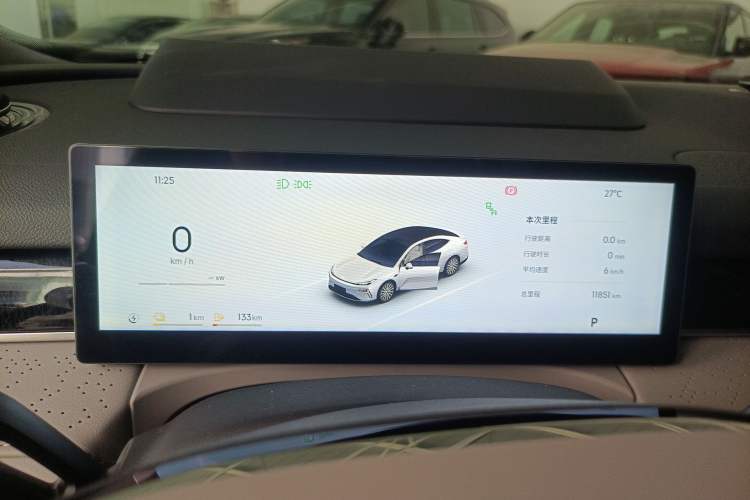 Used Geely Galaxy 8 2025 130km EM-P Starship Edition
