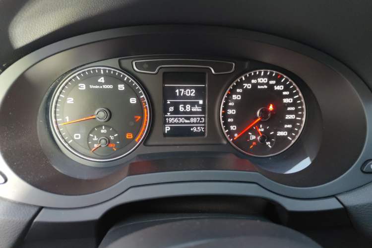 Used Audi Q3 2015 30 TFSI Comfort Model
