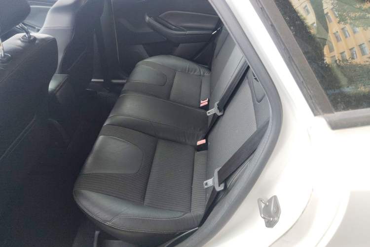 Used Ford Focus 2012 Sedan 1.6L Manual Fashion Edition
