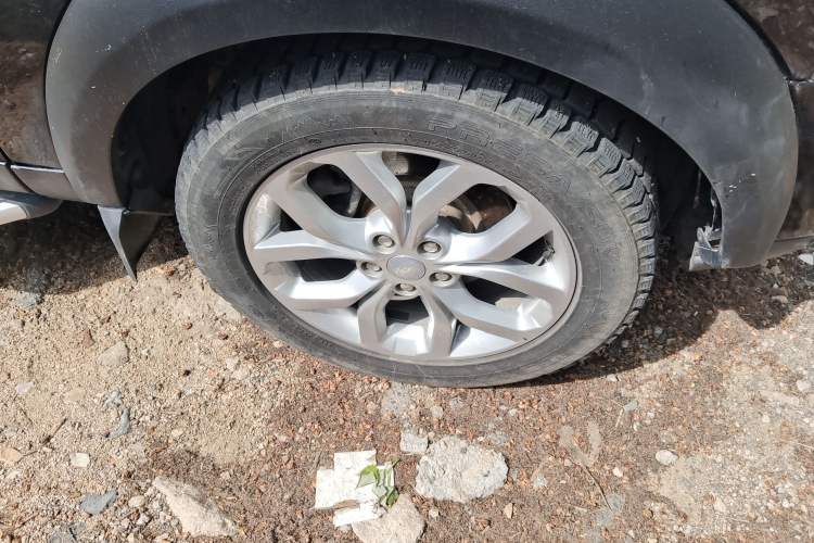 Used Land Rover Discovery  Right Front Wheel Hub