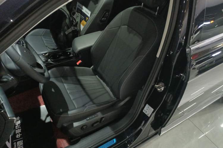 Used Volkswagen Passat 2025 Outstanding Model 330TSI Starry Elite Edition
