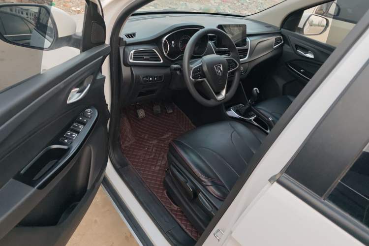 Used Baojun 730 2019 1.5T Manual Fashion Model 7-seater China VI
