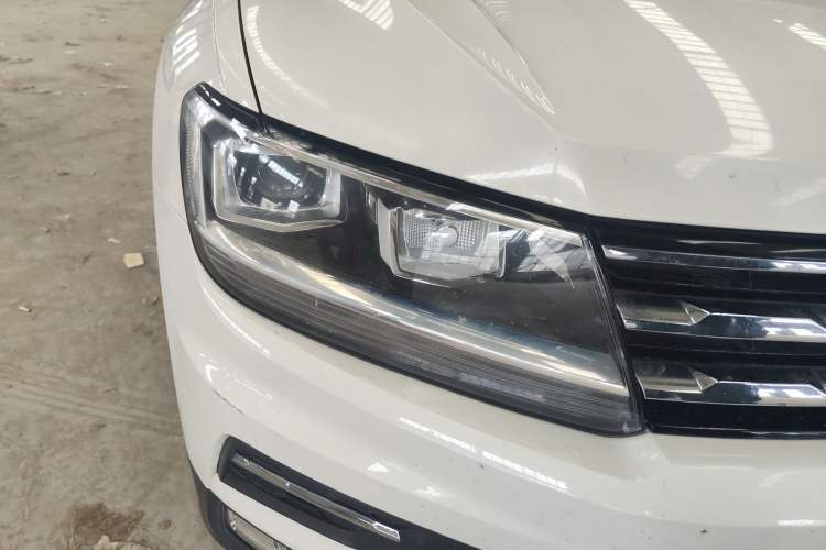 Used Volkswagen Tiguan L 2019 330TSI Automatic Two-Wheel Drive Panoramic Comfort Edition China VI Standard Right Front Headlight