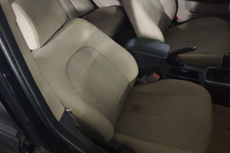 Used Hyundai Celesta 2015 1.6L Manual Comfort Model
