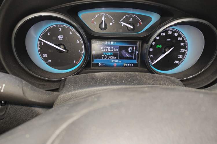 Used Buick Envision 2016 20T Two-Wheel Drive Leading Version Odometer Close Up