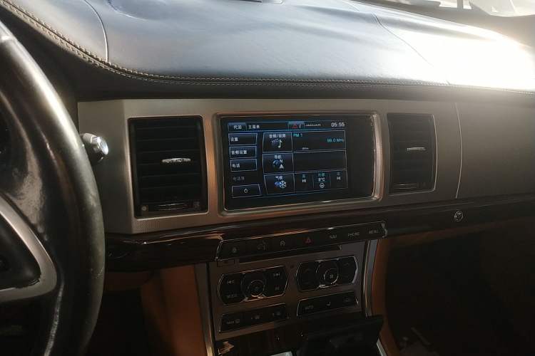 Used Jaguar XF 2014 XF 2.0T Luxury Edition