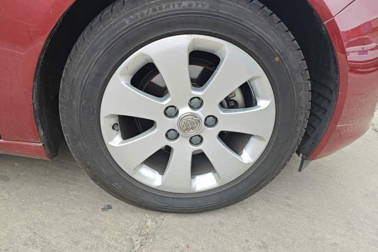 Used Buick Regal 2011 2.0L Comfort Edition Right Front Wheel Hub