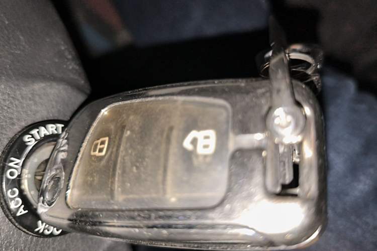 Used JAC Refine M3 2018 IKEA Edition 1.6L Luxury Smart Model