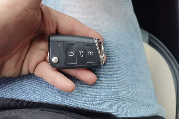 Used Volkswagen Sagitar 2023 300TSI DSG Excellence Edition Vehicle Key