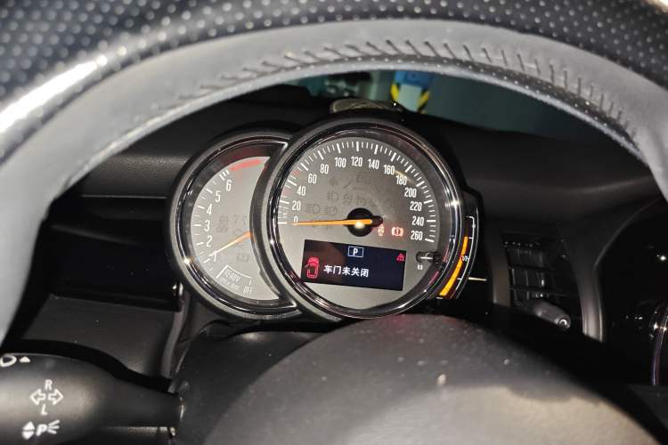 Used MINI 2020 1.5T ONE PLUS Five-Door Edition Instrument Cluster