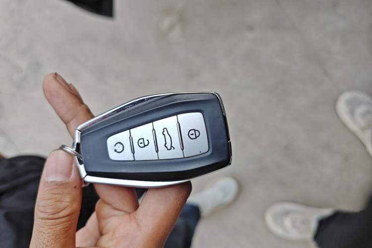 Used Geely Auto Monjaro L 2024 2.0TD High-Power Automatic Two-Wheel Drive Skyline Edition Vehicle Key