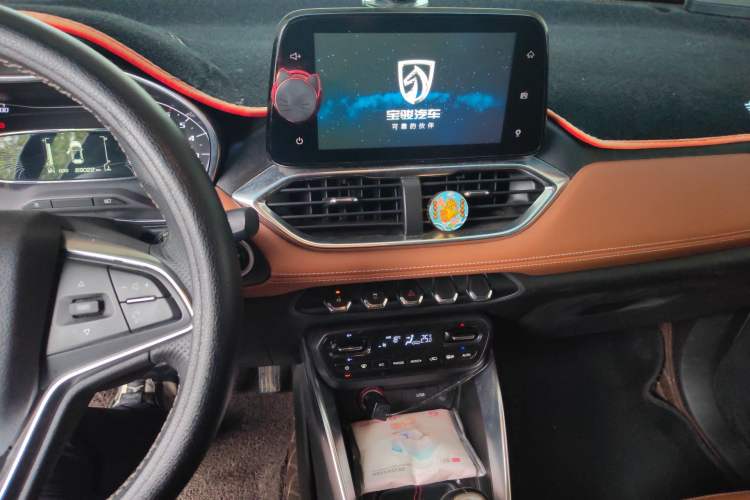 Used Baojun 510 2017 1.5L Manual Luxury Model Audio And AC Panel