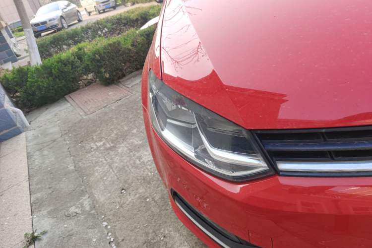 Used Volkswagen Polo 2014 1.6L Automatic Comfort Edition Right Front Headlight