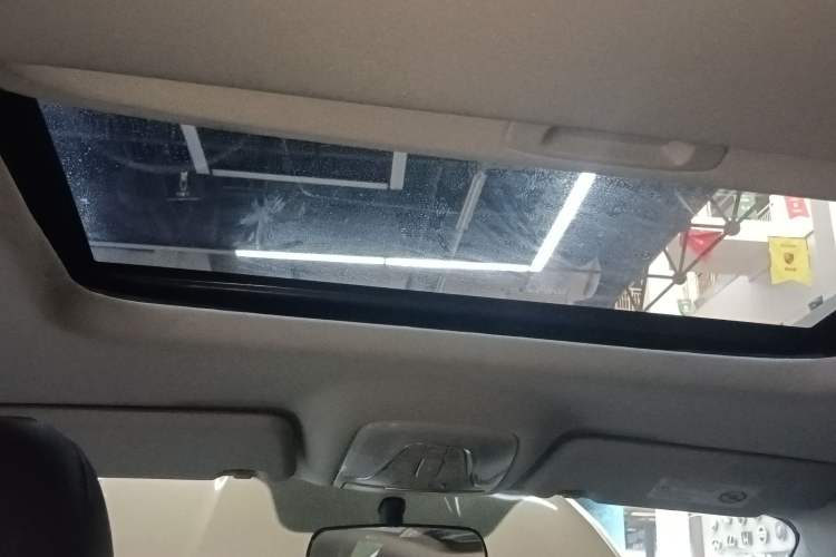 Used GAC Trumpchi GS4 2015 200T G-DCT Luxury Edition Headliner