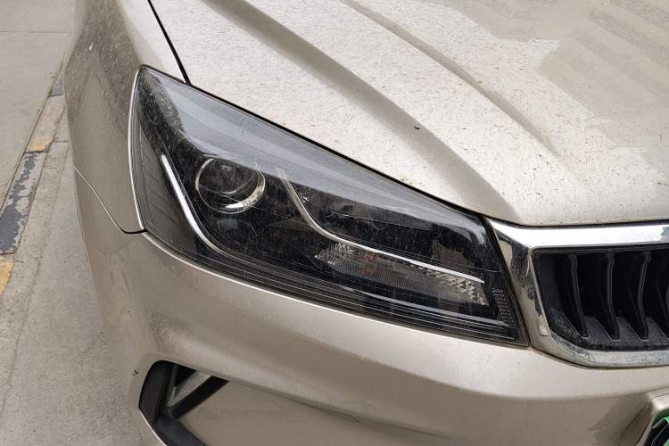 Used Geely Auto Emgrand 2021 UP 1.5L CVT Luxury Model Exterior 3