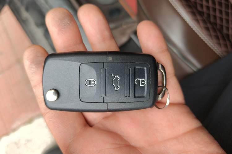 Used Volkswagen Santana 2015 1.6L Manual Fashion Edition