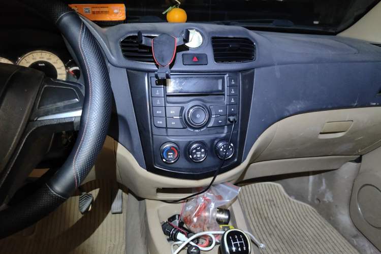 Used Wuling Hongguang 2013 1.5L S Comfort Model Audio And AC Panel