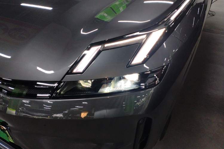 Used Lynk & Co 08 EM-P 2025 120km Long-Range Pro
