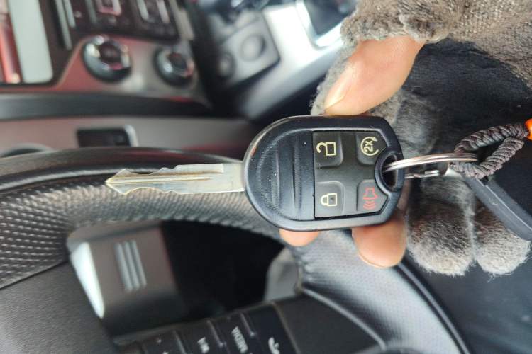 Used Ford F-150 Raptor 
