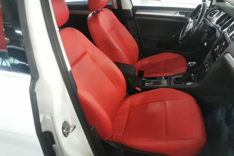 Used Volkswagen Golf 2020 200TSI DSG Comfortable and Ambitious Edition
